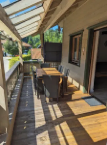 Cozy vacation apartment with 3 bedrooms, 2 bathrooms and outdoor seating area