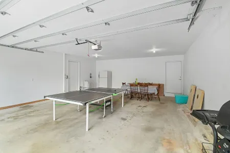 NEW Spacious Lakehouse Retreat +private pier