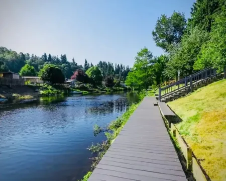 River Inn Cabin Theme Flat w/ Dock Hotels in Bothell