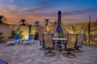 New Luxury Villa - Pool • Spa • Game Heaven Hotels in Coachella