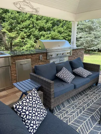 North Fork Family and Friends Getaway.  Great Location Отели в г. Лорел