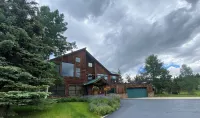 Your family wants to relax in the mountains from the deck @ Montaña Azul, Mt CB!