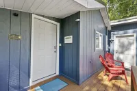Outdoor Hot Tub & Indoor Soaking Tub, Bonfire Pit, Picnic Area, Foosball & More