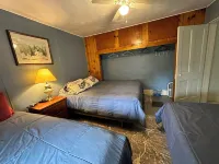 Near Hurley, On the Trail, Large Parking Area, Dog Friendly -The Cary Mine House Hotels near Silver Street Pit Stop
