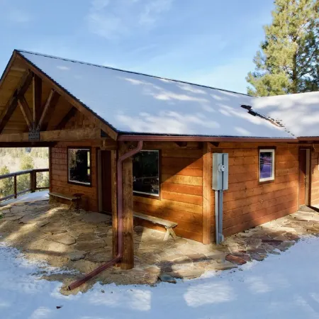 New!  Bitterroot Bunkhouse -Bring your horse!