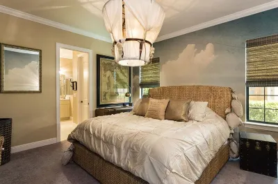 ORLANDO THEME HOME: EVERY ROOM IS A NEW ADVENTURE! WATERFRONT IN REUNION RESORT.