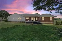 Luxurious Ranch at the heart of Round Rock Hotels near Club Wildflower