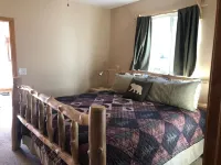 Amazing secluded apartment on 27 acres with Pikes Peak view