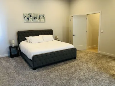 Is This Heaven Downtown Dyersville Apartment