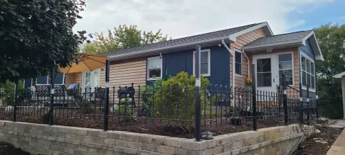 Modern Farmhouse with gorgeous views and lots of farm animals! Hotels in Iowa County