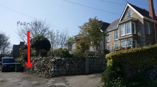 Delightful quiet space, very close to the town & promenade.