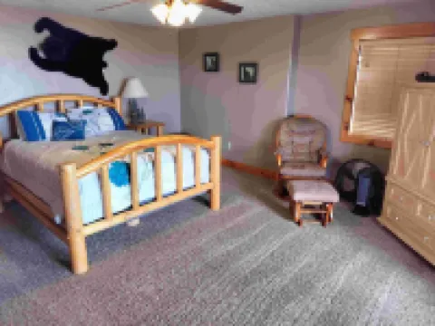Bear Lake Lookout. Great View, Game Room, Foam Pit, Rock Wall.