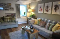 Delightful cottage set in the pretty village of Clearwell, Forest of Dean. Hotel a Coleford