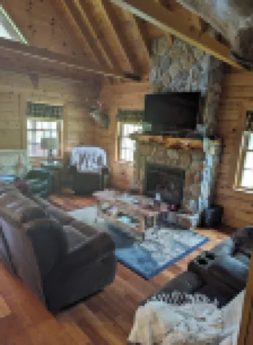 Cozy 2-bedroom lodge near Higgins Lake with WiFi, AC