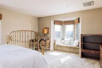 Escape to the Woods: 4-bedroom country house with hot tub spa, sauna, fireplace