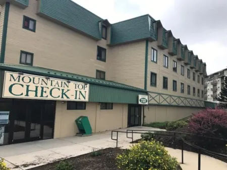 A Walk in the Clouds - 4 Season Getaway -Ski-In Ski-Out Condo