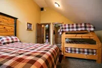 Luxury Cabin,Golf Course,Yellowstone, Stunning Mountain Views,Tubing, Rafting,