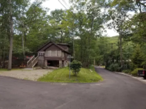 Log Cabin near Greenwood Lake. Minutes to AP Trl, Ren fair, Mt Peter, & Warwick 西米爾福德酒店