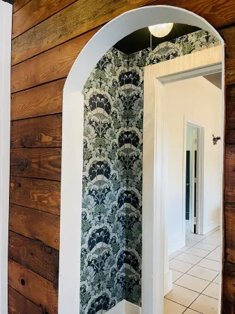 Eclectic cottage, steps from downtown