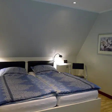 60 sqm, 3 rooms kitchen, bathroom and balcony