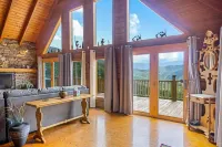 Beautiful Mountain View log cabin