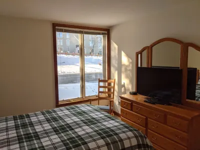 Cozy ski-in/ski-out condo on Mount Snow w/fireplace