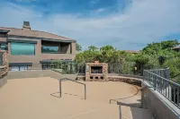 Golf, hike, walk, bike or just relax at this beautiful Ventana Canyon Condo