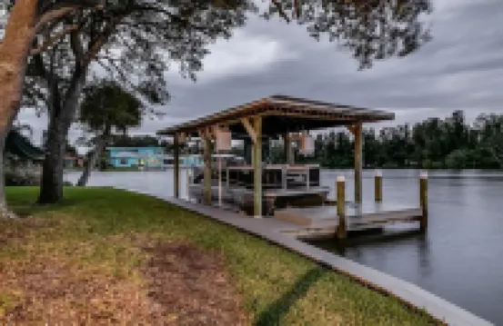 Manatee Key- Heated Pool/Dock/Close to Beach