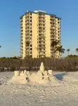 Fantastic Ft Myers Beachfront Condo! Flexible Check-in Dates and Many Amenities!