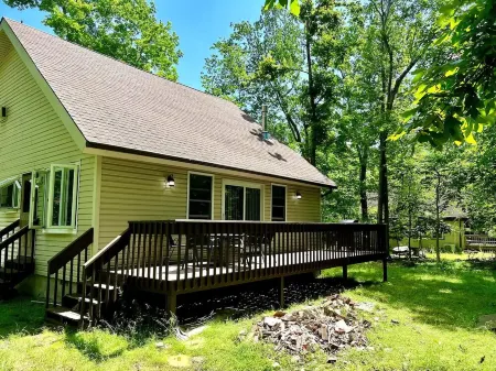 Pet Friendly Modern Poconos Home | Hot Tub | Cozy Woodlands!