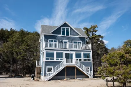 New home at Popham Beach Отели в г. Фипсберг