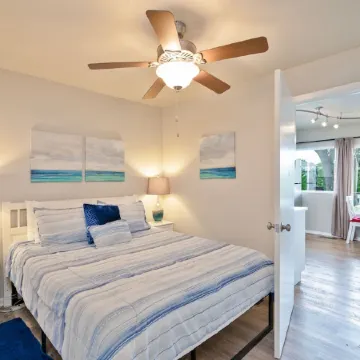 Incredible Waterfront! Relaxing!- Swim & Fish, Pool Access