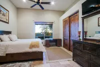 Custom home with heated spa and pool, 1 acre, No HOA, bring Rvs Hotels in New River