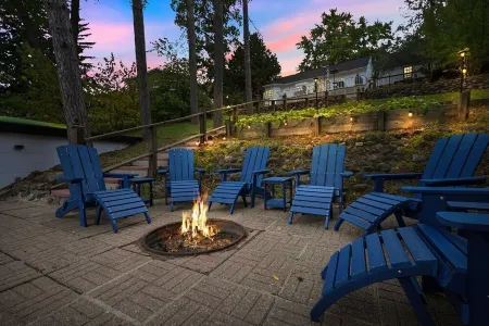 Lake Front Cottage with Amazing Firepit, Private Dock, Sleeps 6-8