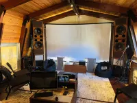 This mountain cabin is perfect for appreciating music and nature.