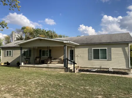 Old Fashioned Getaway is 7 acres of peaceful country living.