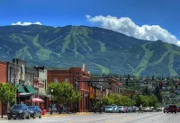 Mountain condo one block from Steamboat Gondola