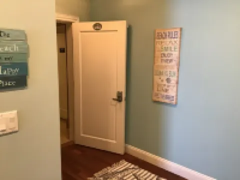 Beach Level Lake Front Condo L02-5 Queen Beds. Until 4/1 Rent 2 Get 3rd Free-Ask