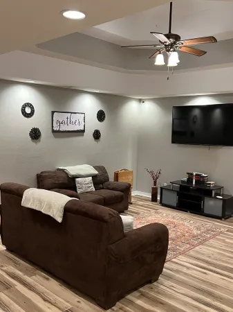 Quiet and secluded barn home close to Ft Leonard Wood and outdoor activities!!!!