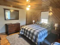 Home near Ocean Park. Two 24-hour Beach Parking Passes Included! No cleaning fee