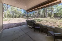 Spacious family friendly home, close to Grand Canyon, GC railroad and Rt66