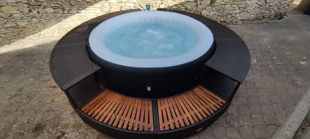 Petit Havre de Paix Avec SPA aux Portes D'avignon