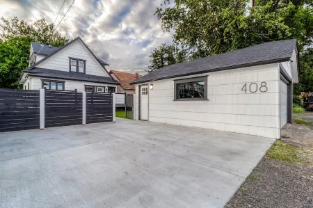 Rose Street Retreat- 2 blocks from downtown- Dog Friendly