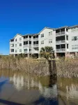 Riverfront Condo w/Boat slip. River Views! Walk downtown!