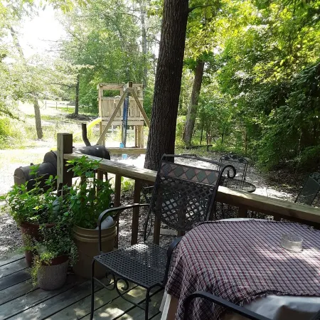2-Story Farm Cabin - Sleeps 5 - 50 Acres