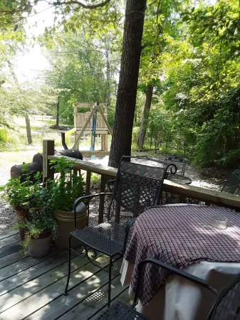 2-Story Farm Cabin - Sleeps 5 - 50 Acres