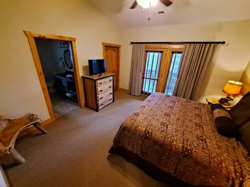 Cabin in Secluded Resort