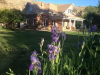 HIKE, BIKE & EXPLORE ZION NATIONAL PARK & GOOSEBERRY MESA, CEDAR BREAKS & MORE! Hotels near Sand Hollow State Park