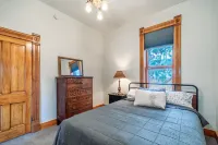 Salida Bungalow Hotels in Salida