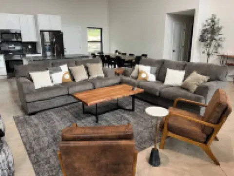 Cozy cabin SLEEPS 15 on Lake Tenkiller!